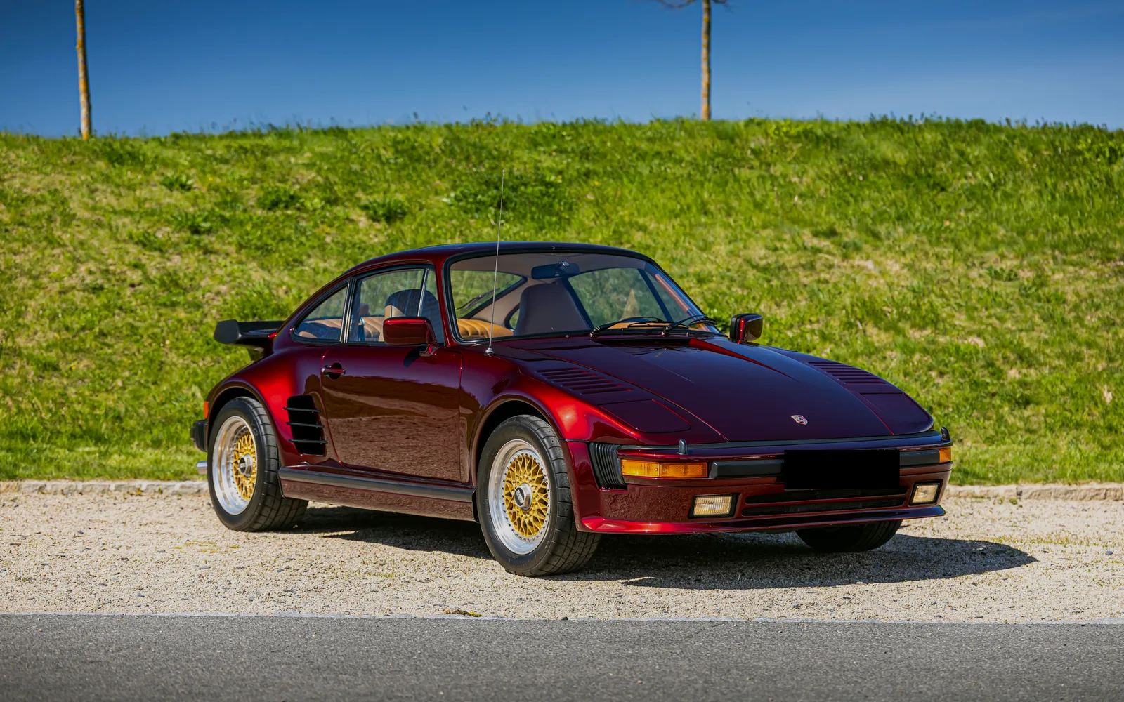 Porsche 911 Turbo 3.3 „Flachbau“ — fotografie 1